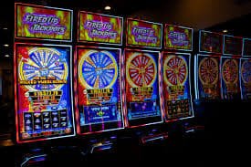 Pengguna meninjau level akun VIP digital